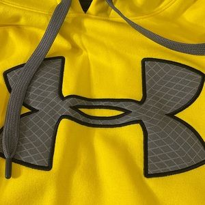 Men’s large Under Amour storm fleece. Practically brand new..